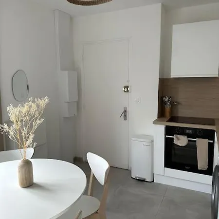 Les Lotus - Joli F2 Renove *