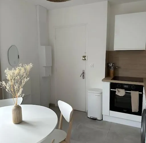 Les Lotus - Joli F2 Renove *